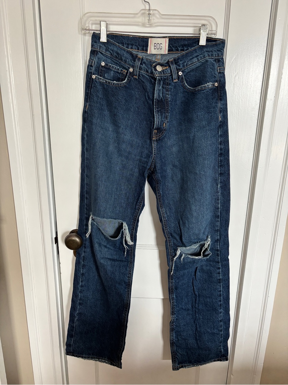 BDG Womens Dark Blue Distressed Knee-Rip Jeans